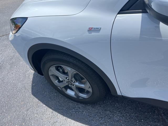 new 2025 Ford Escape car, priced at $35,621