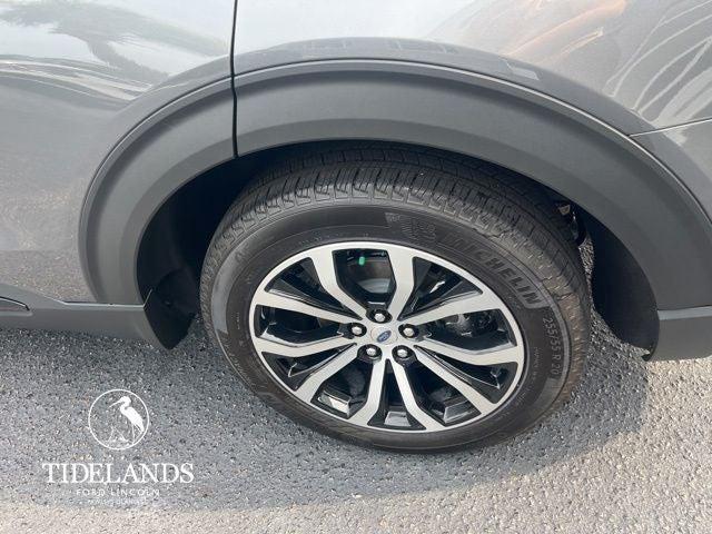 new 2025 Ford Explorer car