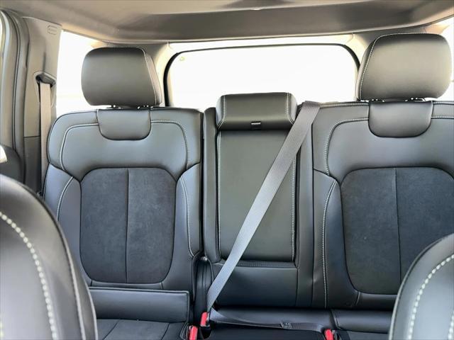 new 2025 Jeep Grand Cherokee car, priced at $46,655