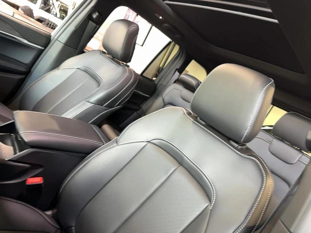 new 2025 Jeep Grand Cherokee car, priced at $52,935