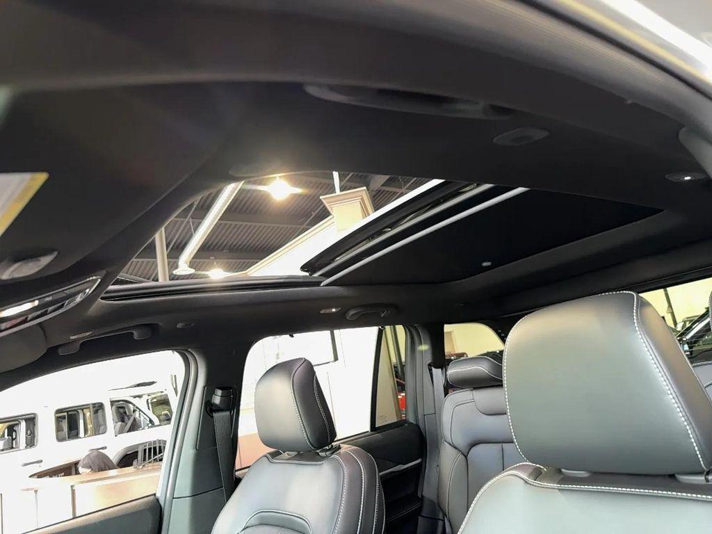 new 2025 Jeep Grand Cherokee car, priced at $52,935