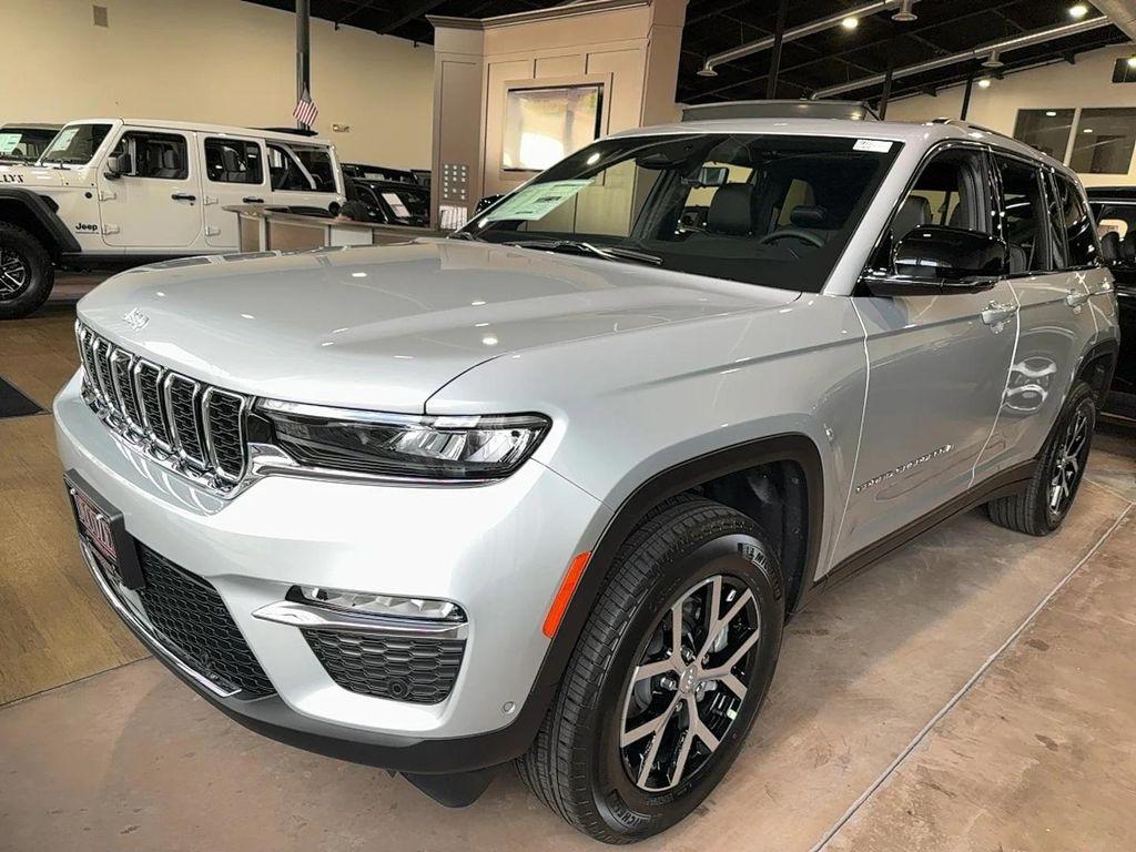 new 2025 Jeep Grand Cherokee car, priced at $52,935