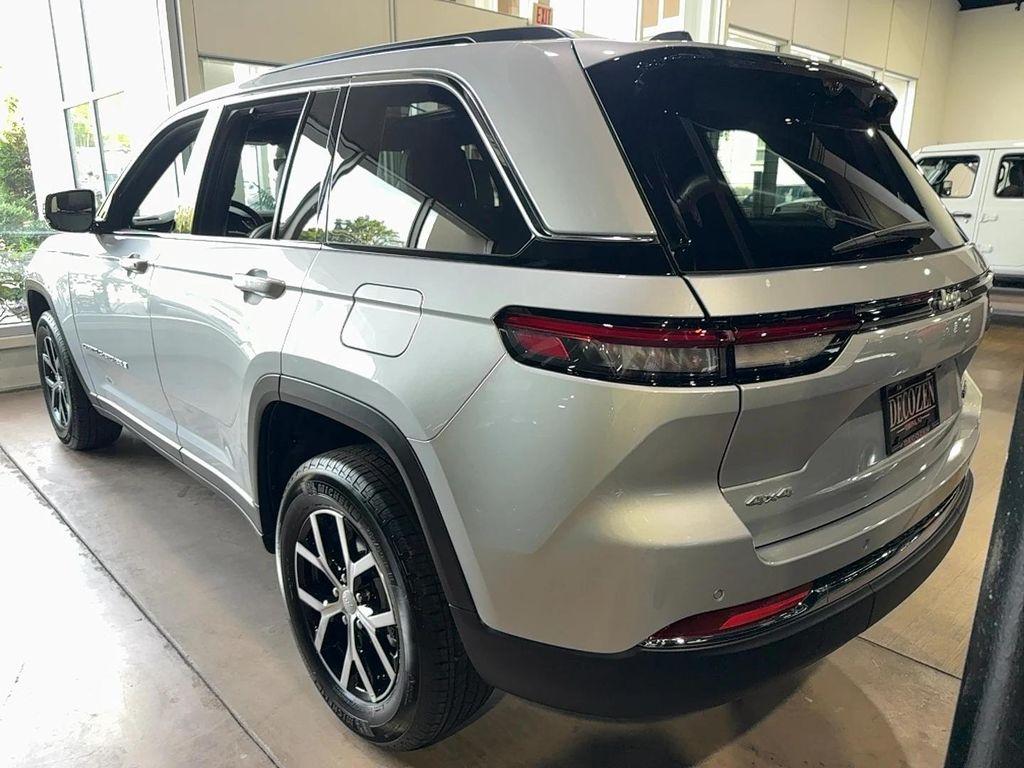 new 2025 Jeep Grand Cherokee car, priced at $52,935