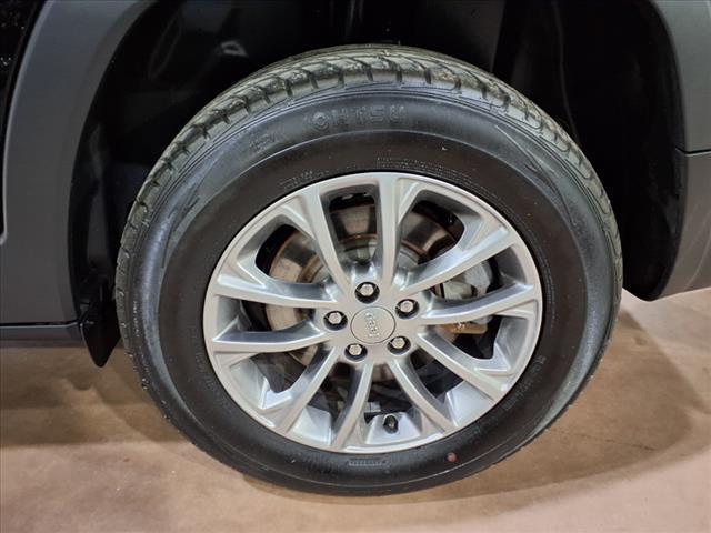 used 2019 Jeep Cherokee car, priced at $15,900