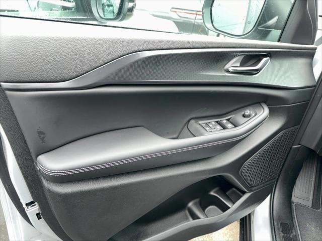 new 2025 Jeep Grand Cherokee car, priced at $44,170