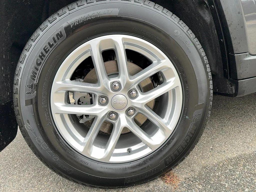 new 2025 Jeep Grand Cherokee car, priced at $44,395