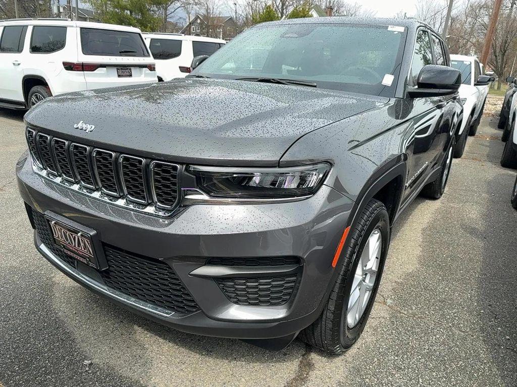 new 2025 Jeep Grand Cherokee car, priced at $44,395