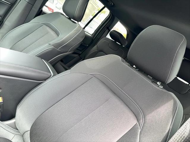 new 2025 Jeep Grand Cherokee car, priced at $44,395
