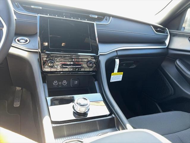 new 2025 Jeep Grand Cherokee car, priced at $44,395