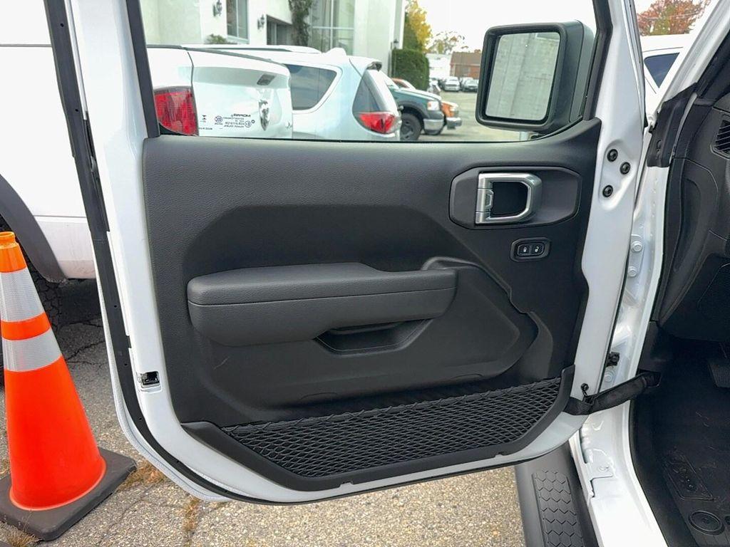 new 2026 Jeep Wrangler car, priced at $45,305