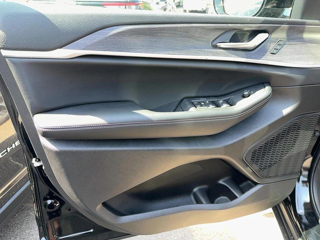 new 2025 Jeep Grand Cherokee car, priced at $53,360