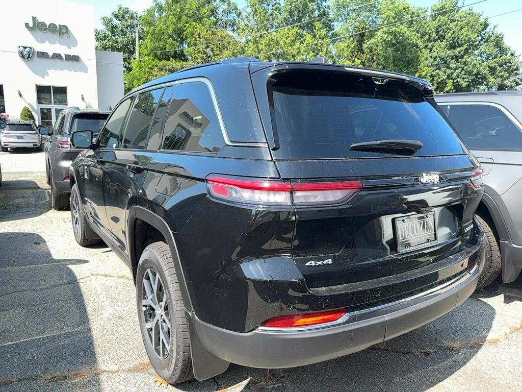 new 2025 Jeep Grand Cherokee car, priced at $53,360
