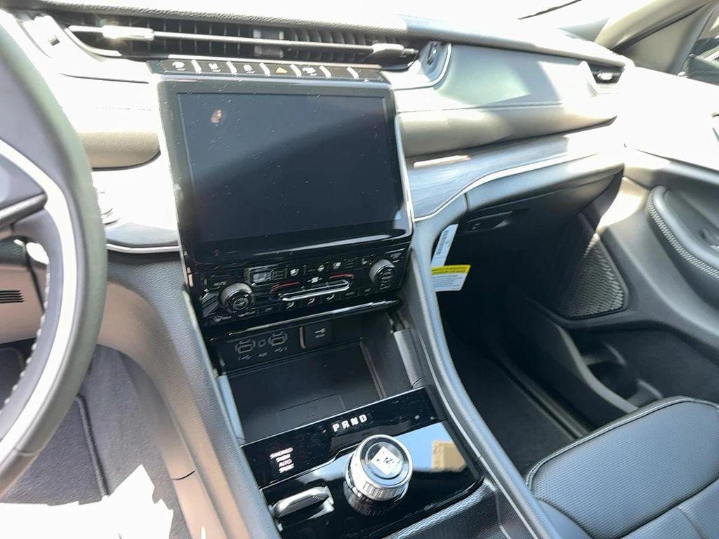 new 2025 Jeep Grand Cherokee car, priced at $53,360