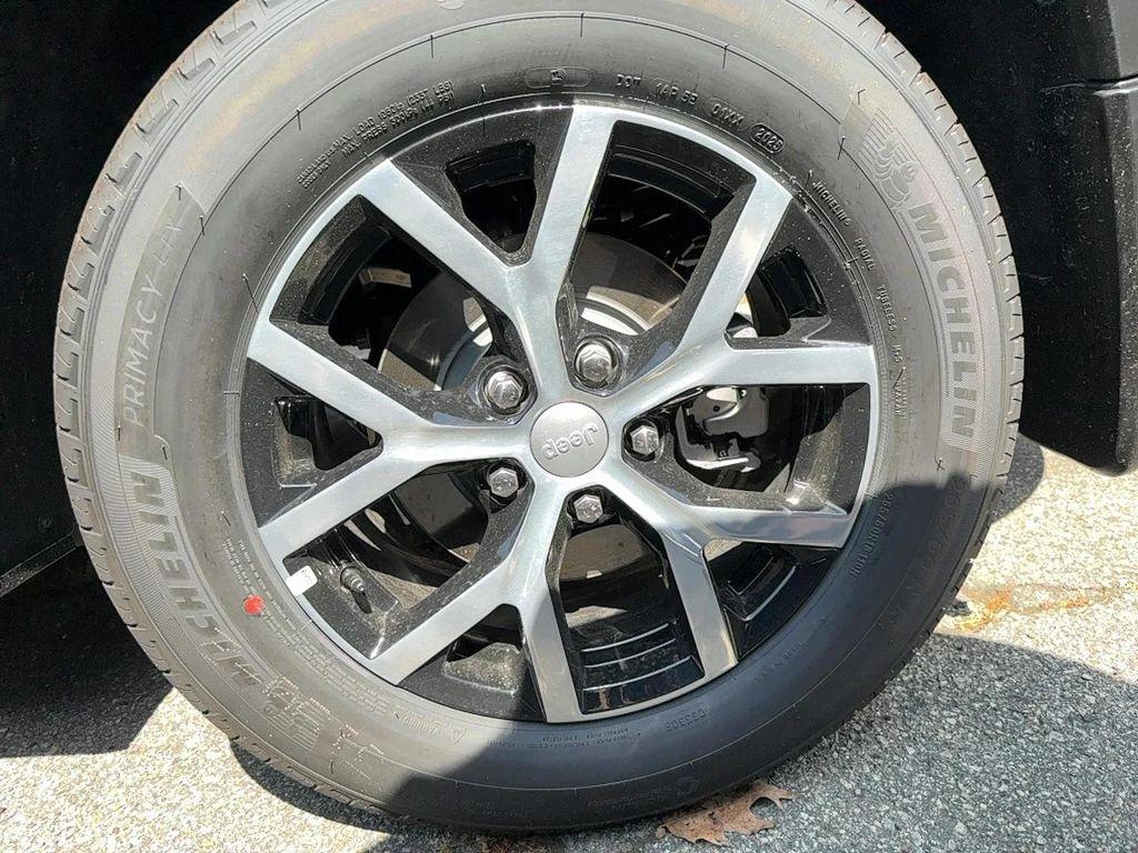 new 2025 Jeep Grand Cherokee car, priced at $53,360