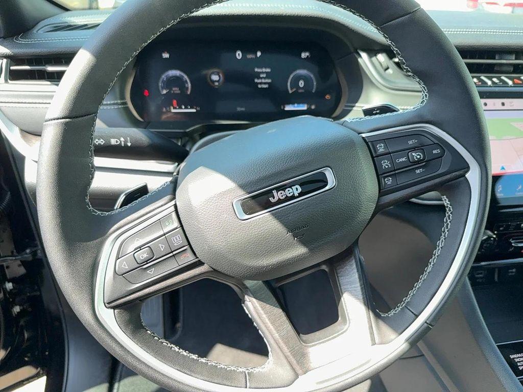 new 2025 Jeep Grand Cherokee car, priced at $53,360