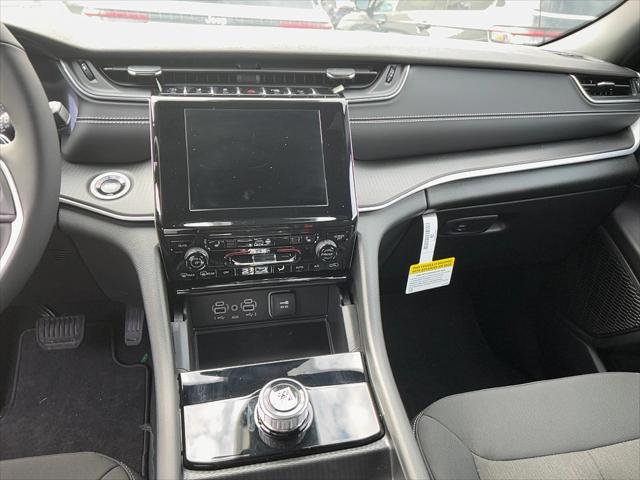 new 2025 Jeep Grand Cherokee car, priced at $44,395