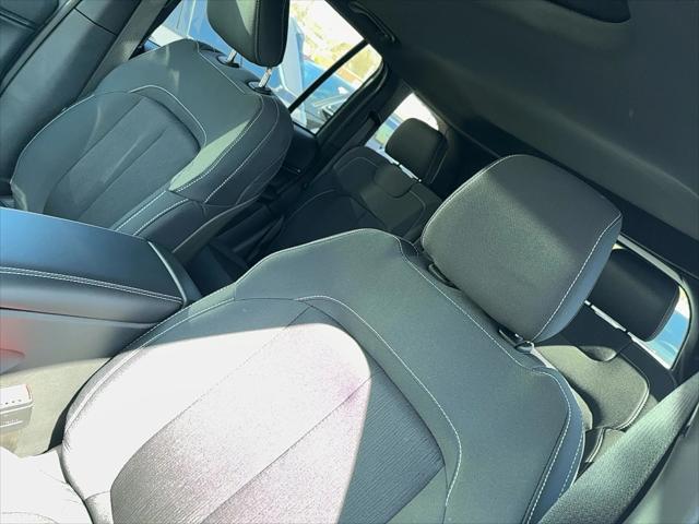 new 2025 Jeep Grand Cherokee car, priced at $44,000
