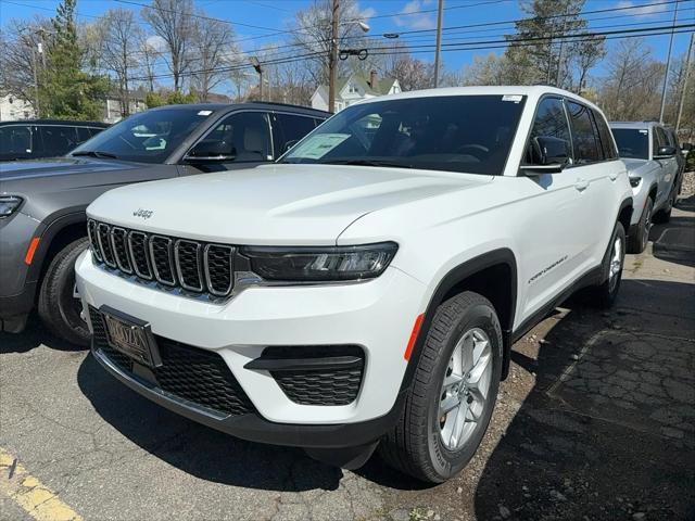 new 2025 Jeep Grand Cherokee car, priced at $44,000