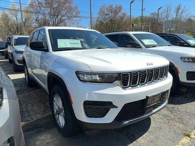 new 2025 Jeep Grand Cherokee car, priced at $44,000