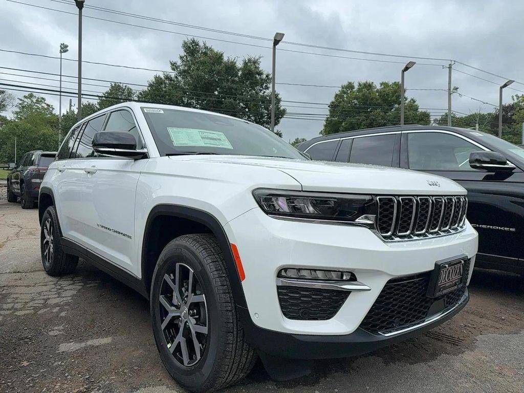 new 2025 Jeep Grand Cherokee car, priced at $52,340