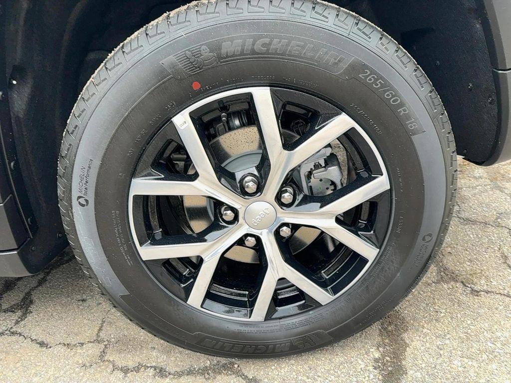 new 2025 Jeep Grand Cherokee car, priced at $52,340