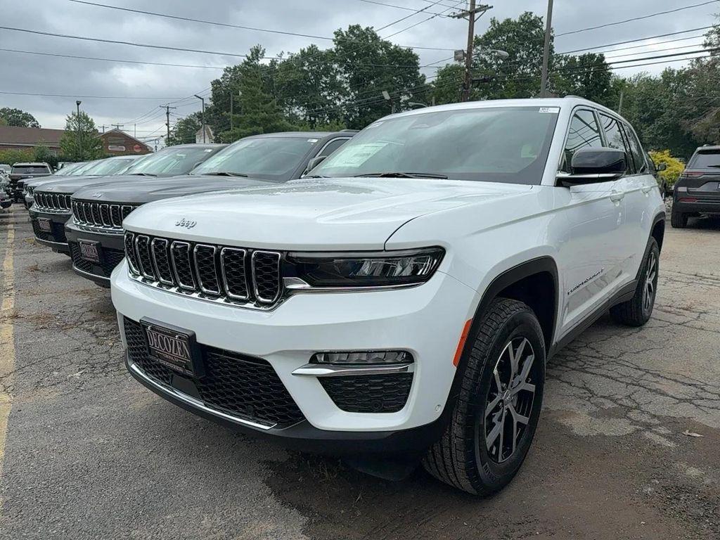 new 2025 Jeep Grand Cherokee car, priced at $52,340