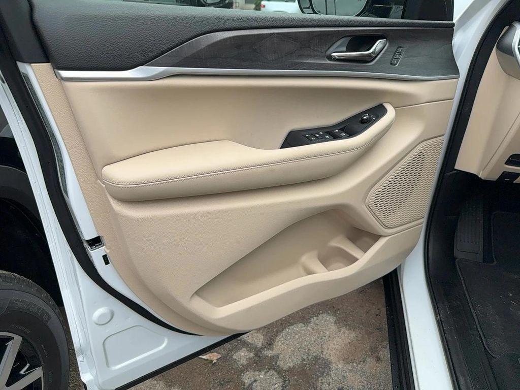 new 2025 Jeep Grand Cherokee car, priced at $52,340