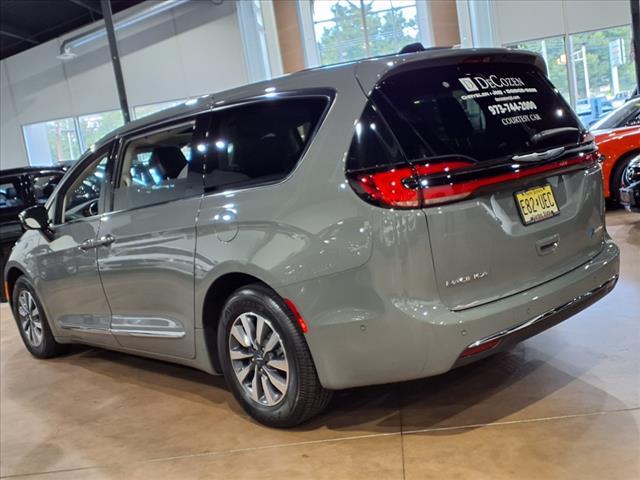 used 2023 Chrysler Pacifica Hybrid car, priced at $38,999