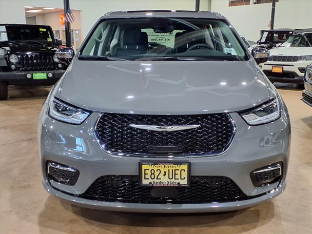 used 2023 Chrysler Pacifica Hybrid car, priced at $38,999