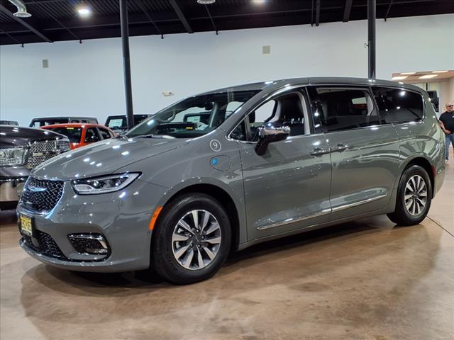 used 2023 Chrysler Pacifica Hybrid car, priced at $38,999