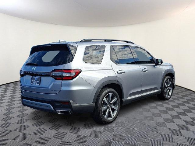 new 2025 Honda Pilot car, priced at $54,575