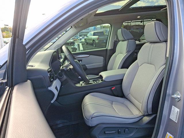 new 2025 Honda Pilot car, priced at $54,575