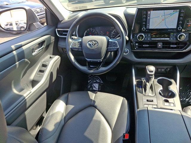 used 2021 Toyota Highlander car, priced at $27,999