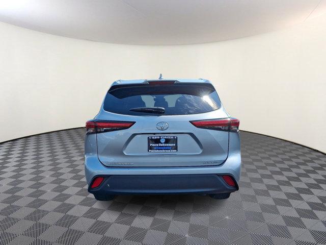 used 2021 Toyota Highlander car, priced at $27,999