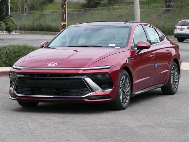 new 2025 Hyundai Sonata Hybrid car, priced at $36,870
