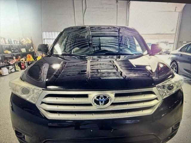 used 2012 Toyota Highlander car, priced at $10,495