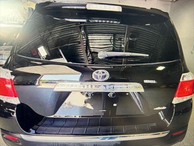 used 2012 Toyota Highlander car, priced at $10,495