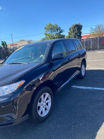 used 2012 Toyota Highlander car, priced at $10,495