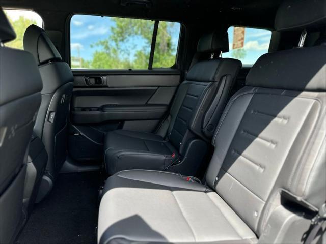 new 2025 Hyundai SANTA FE HEV car, priced at $48,320