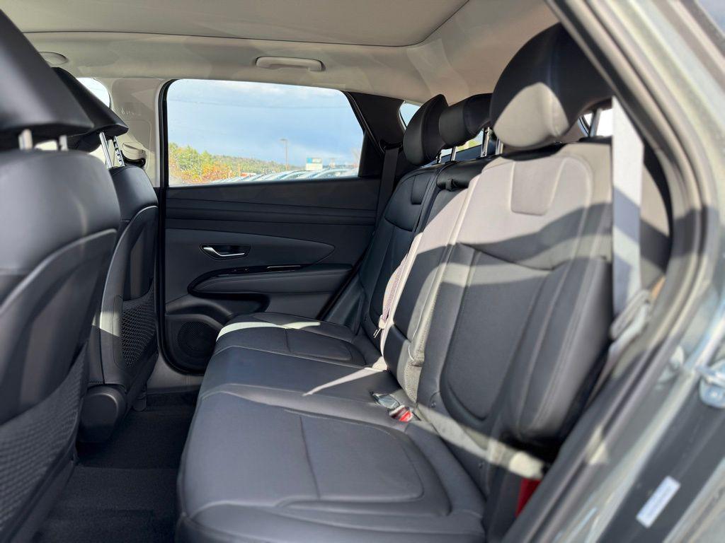 new 2025 Hyundai TUCSON Hybrid car, priced at $39,215