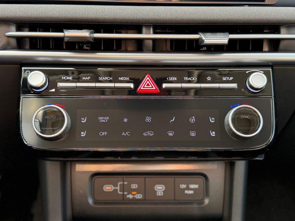new 2025 Hyundai TUCSON Hybrid car, priced at $39,215