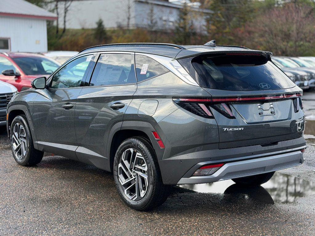 new 2025 Hyundai TUCSON Hybrid car, priced at $39,215