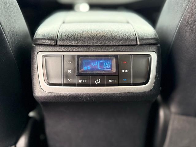 used 2018 Toyota Highlander car, priced at $25,652