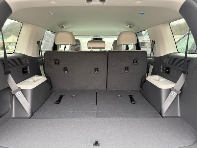 new 2025 Hyundai Santa Fe car, priced at $37,125