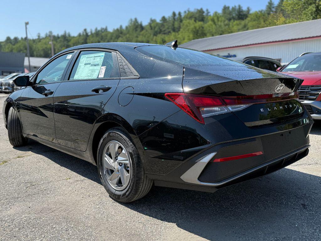 new 2025 Hyundai Elantra car, priced at $22,040