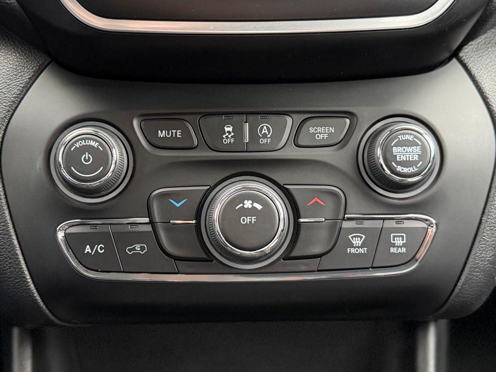 used 2020 Jeep Cherokee car, priced at $21,267