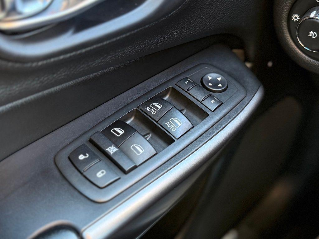 used 2020 Jeep Cherokee car, priced at $21,267