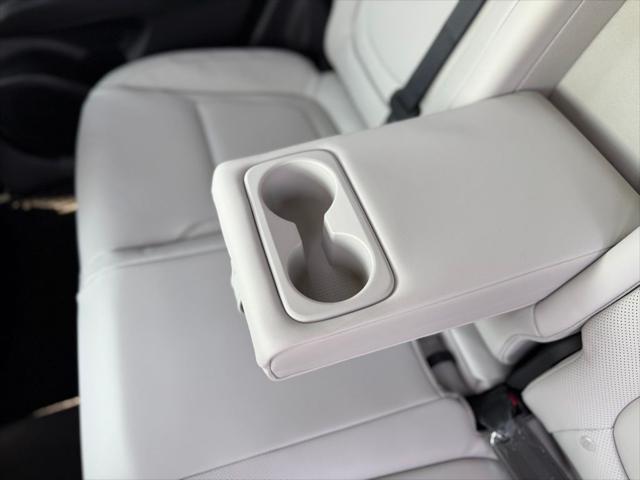 new 2025 Hyundai TUCSON Hybrid car, priced at $35,250