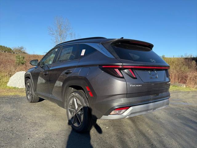 new 2025 Hyundai TUCSON Hybrid car, priced at $35,250