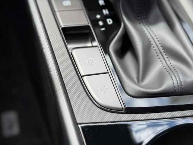 new 2025 Hyundai Elantra car, priced at $26,240